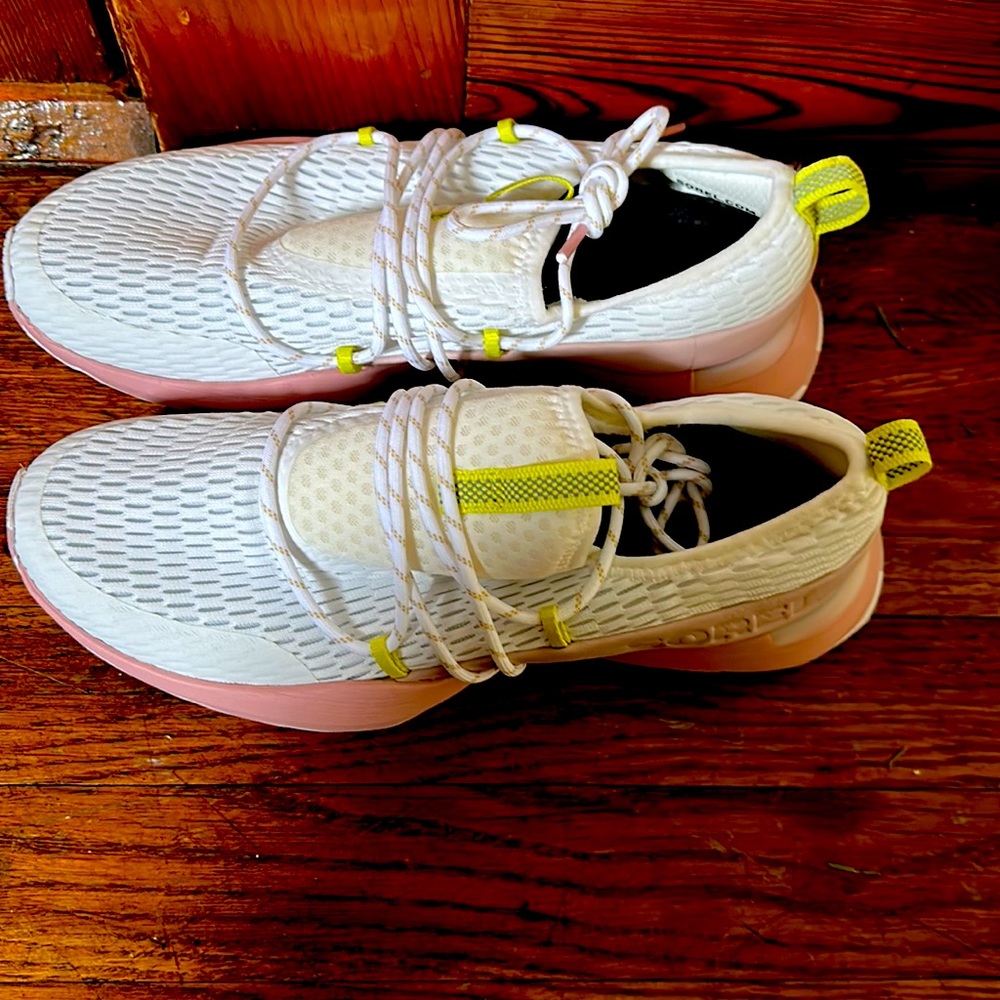 Women’s Sorel sneakers size 8